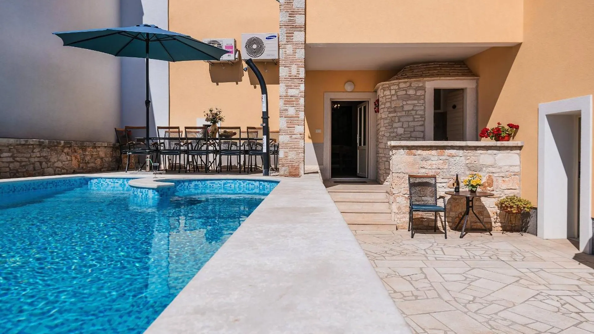 Villa Nada With 6 Bedrooms Vodnjan
